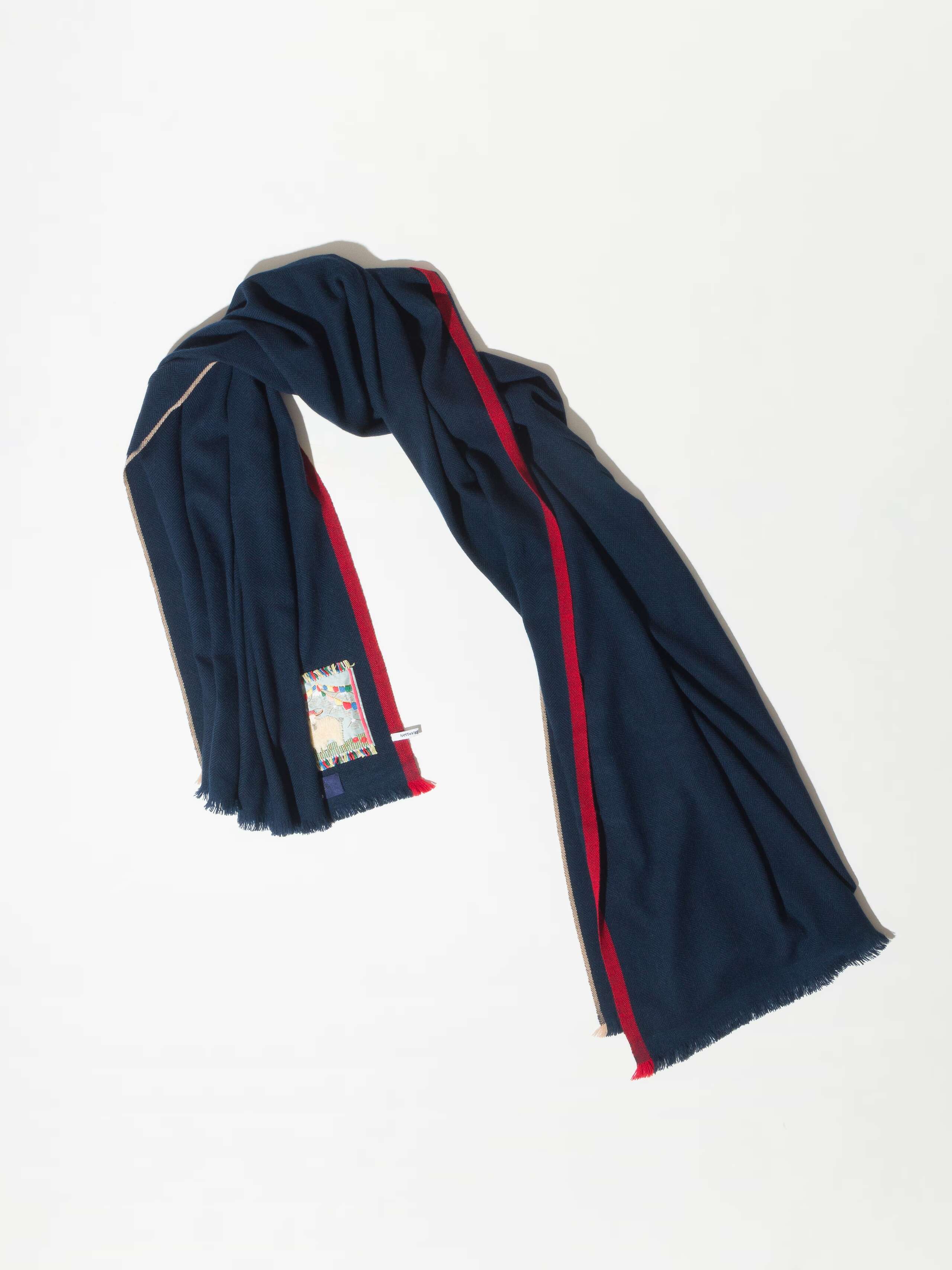 Picture of a long cashmere scarf in classic navy blue
