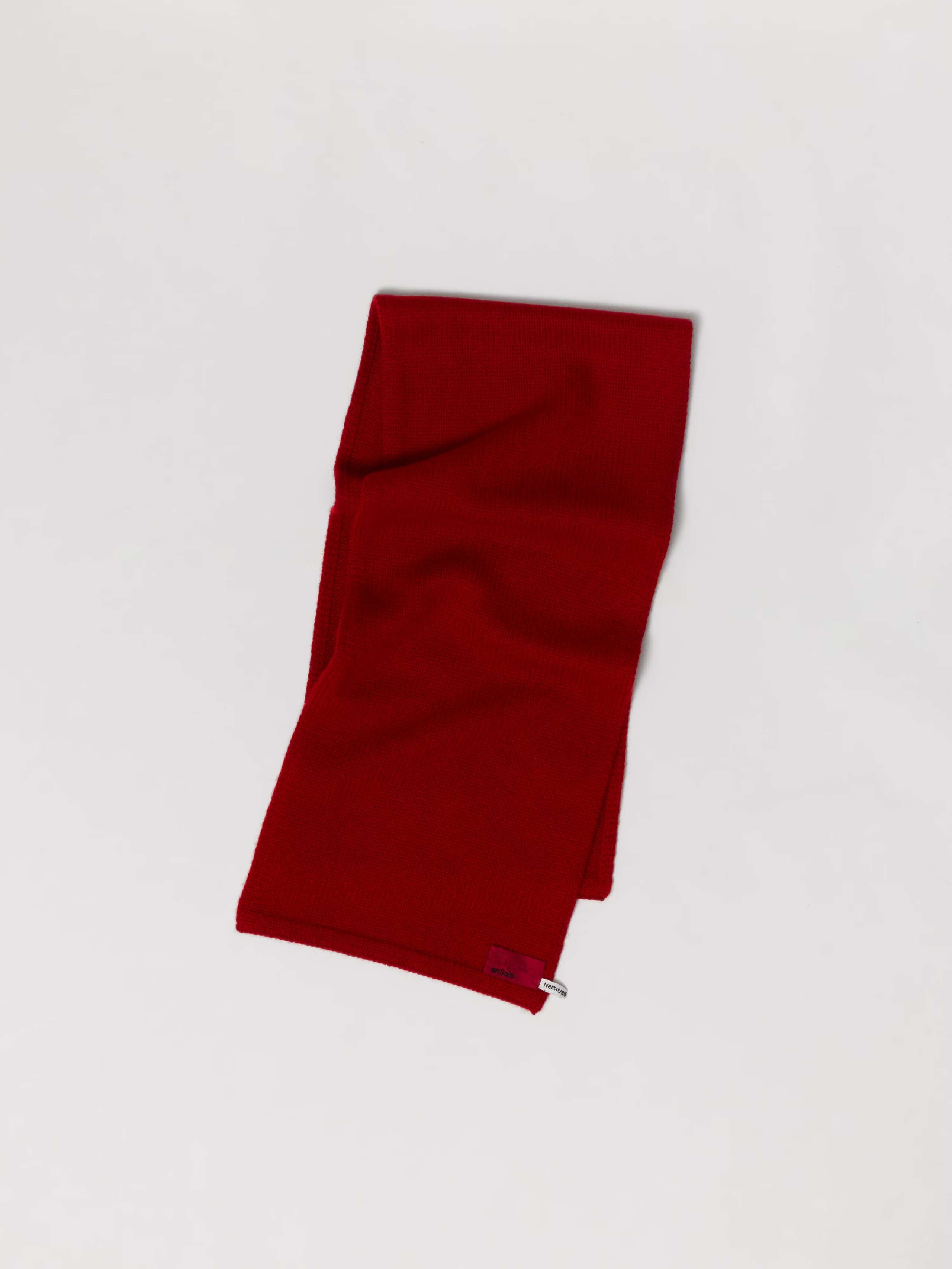 Picture of a red cashmere scarf