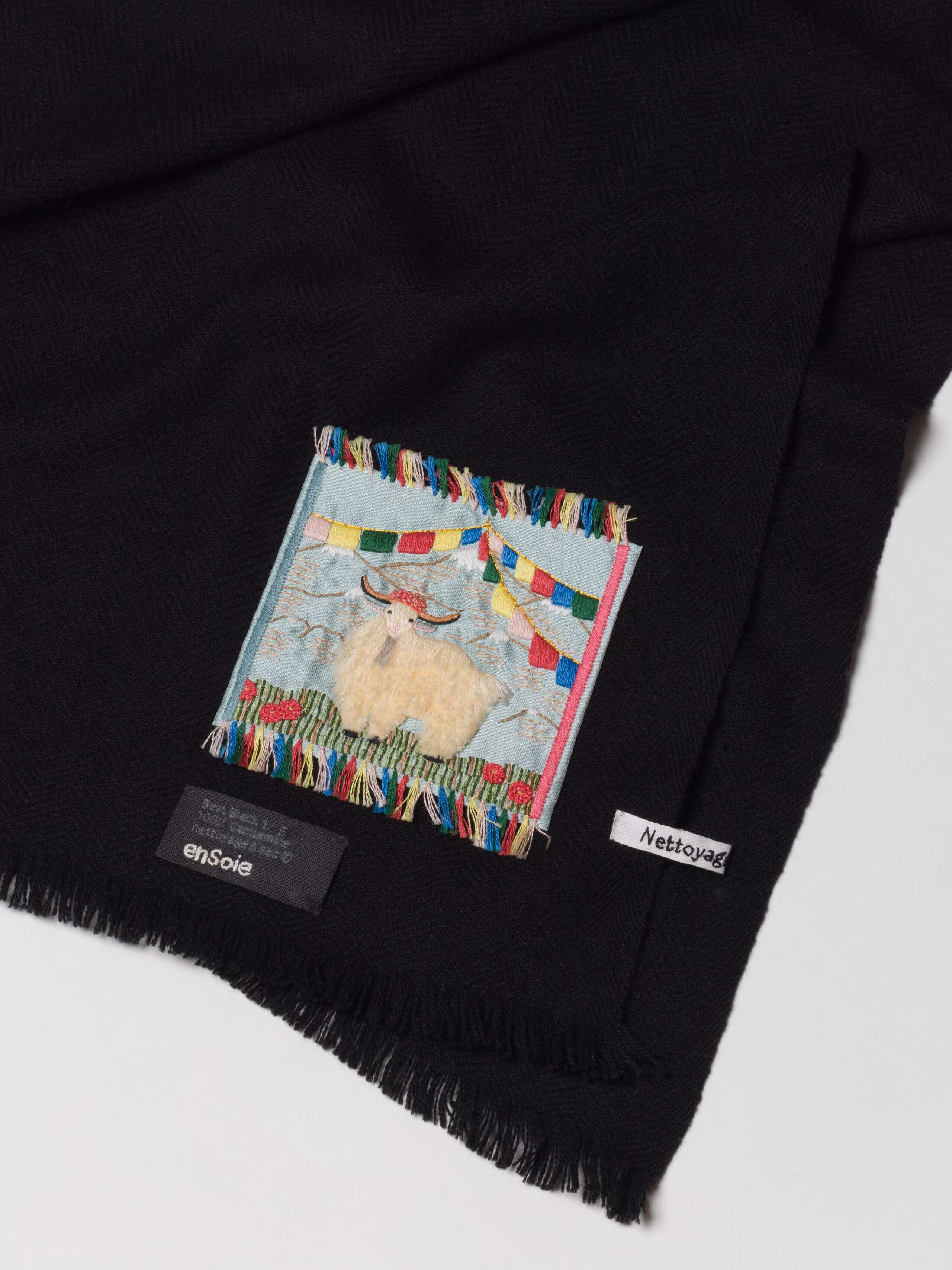 Picture of a black cashmere stole