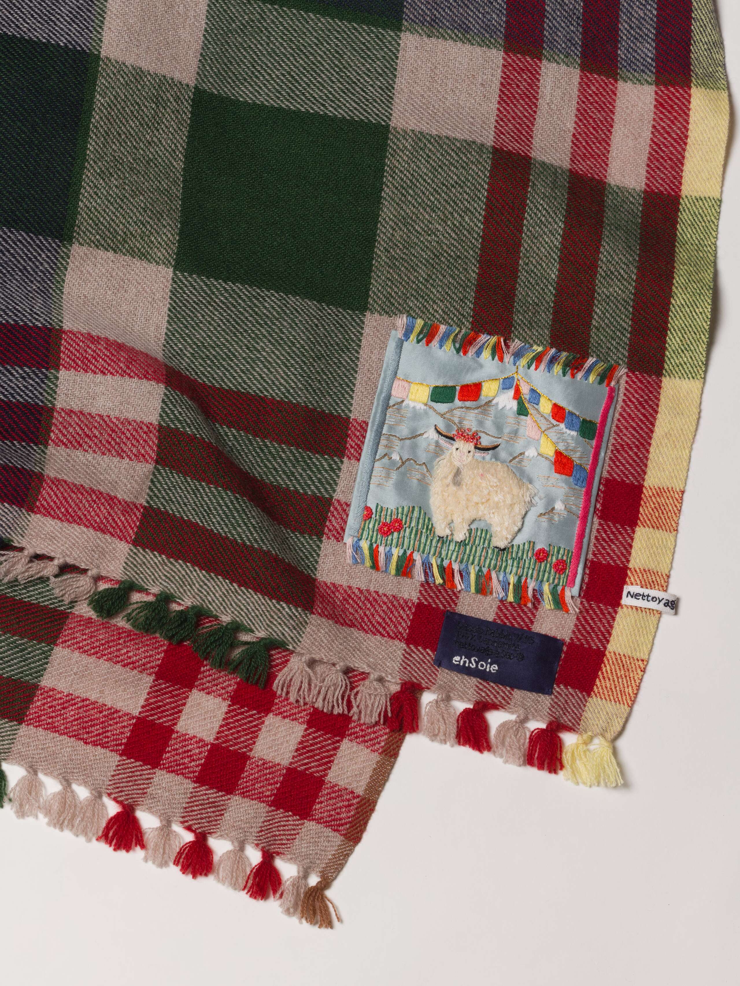 Picture of a detail of a colourful cashmere stole
